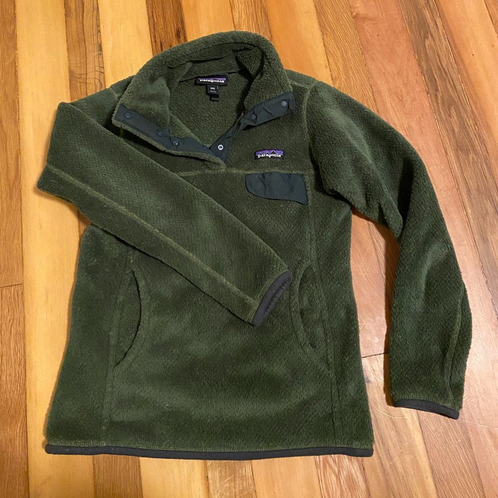 soft fuzzy cosy forest green sweater